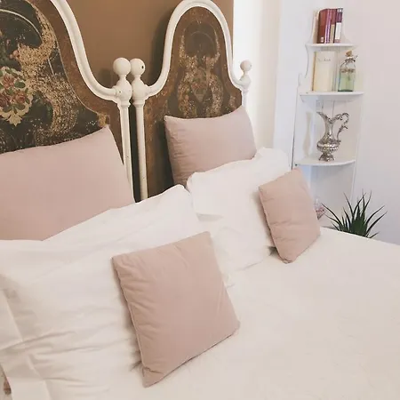 La Casa Dei Ciliegi ベッド・アンド・ブレックファスト マロースティカ